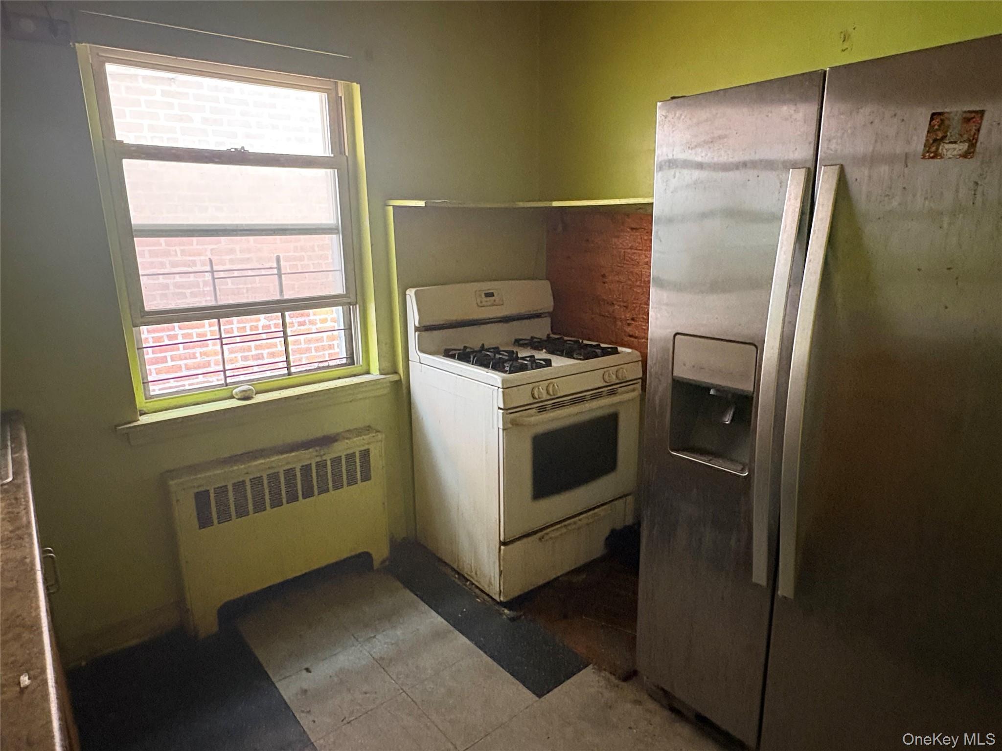 Single Family Fenton Avenue  Bronx, NY 10469, MLS-1051679-19