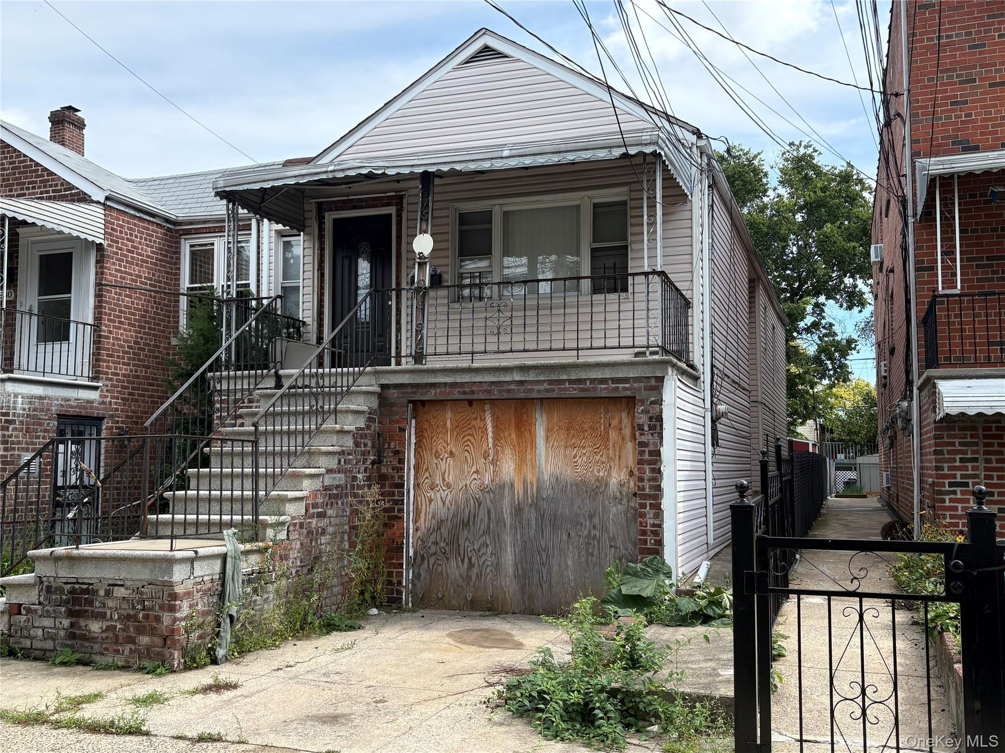 Single Family Fenton Avenue Bronx, NY 10469, MLS-1051679-2