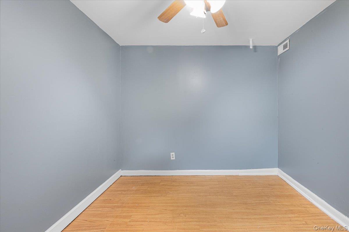Single Family Dewitt Place Bronx, NY 10469, MLS-1051693-10