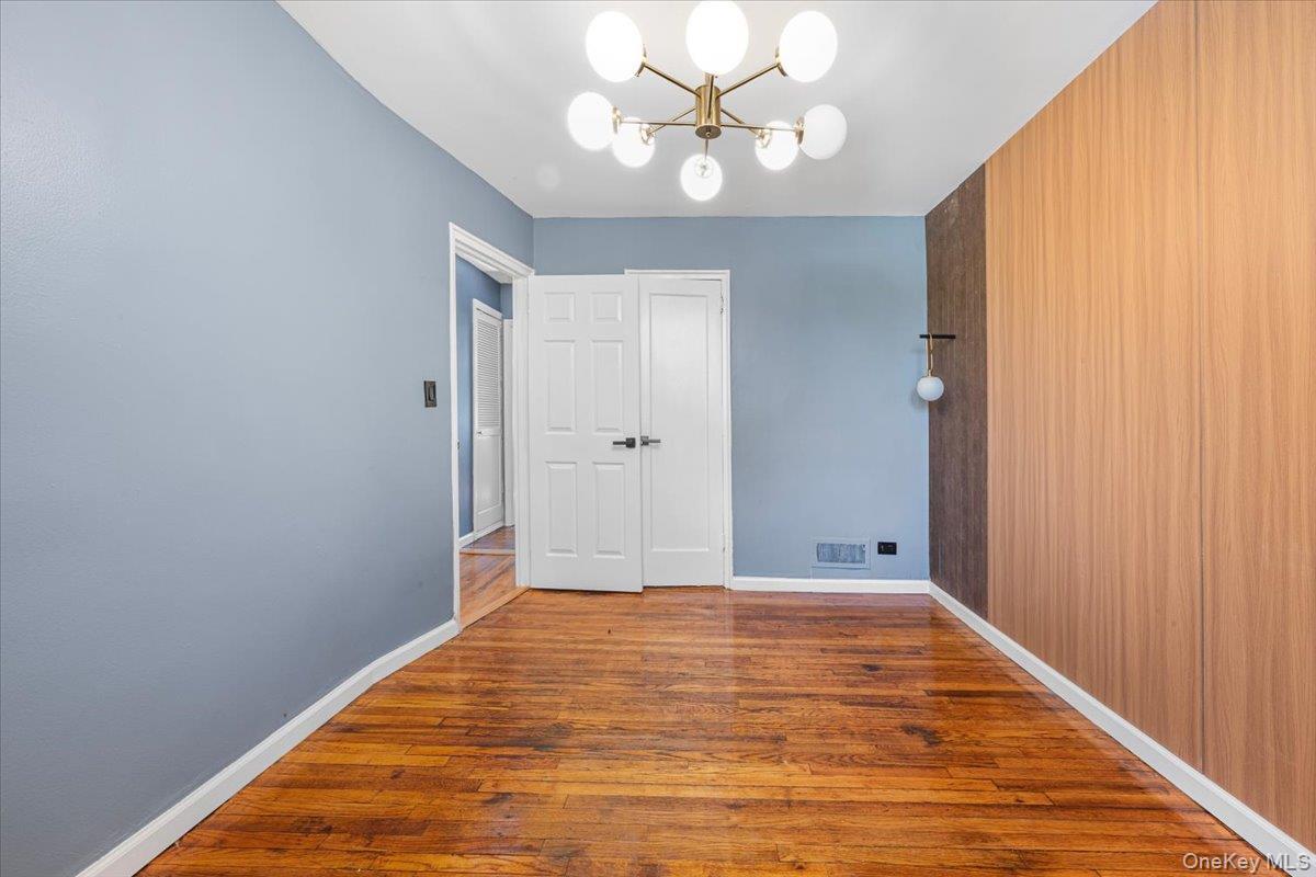 Single Family Dewitt Place Bronx, NY 10469, MLS-1051693-11