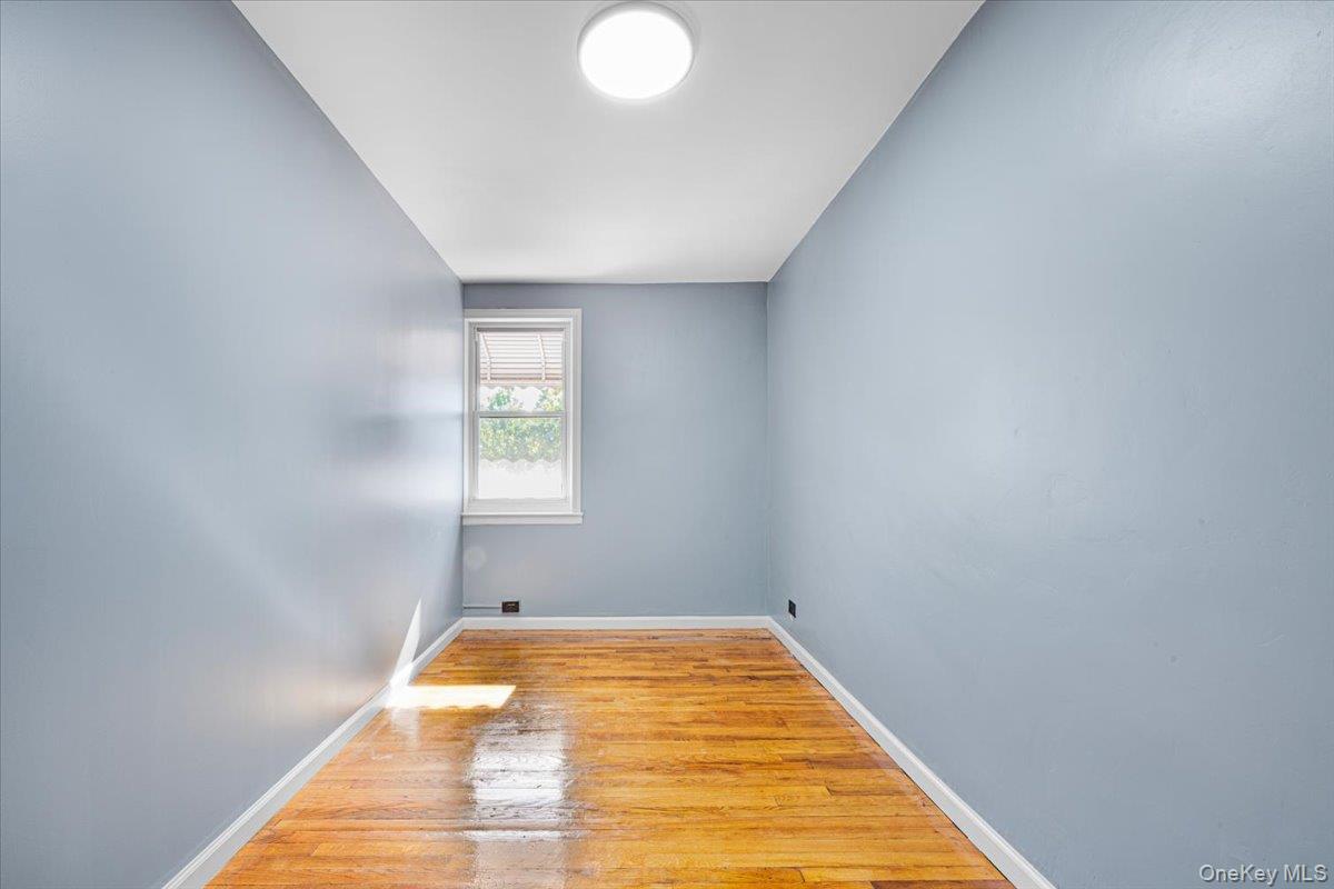 Single Family Dewitt Place Bronx, NY 10469, MLS-1051693-12