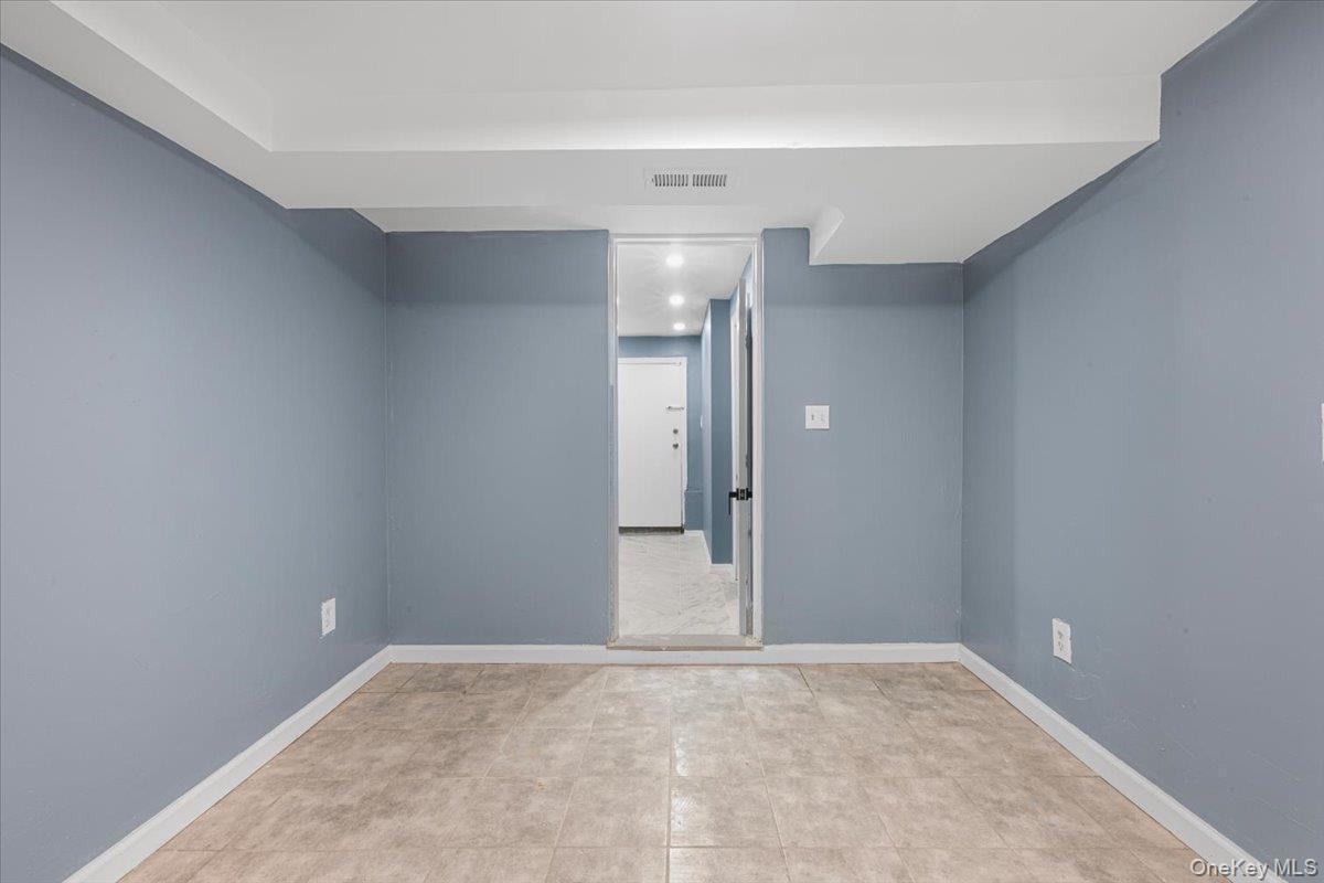 Single Family Dewitt Place Bronx, NY 10469, MLS-1051693-19