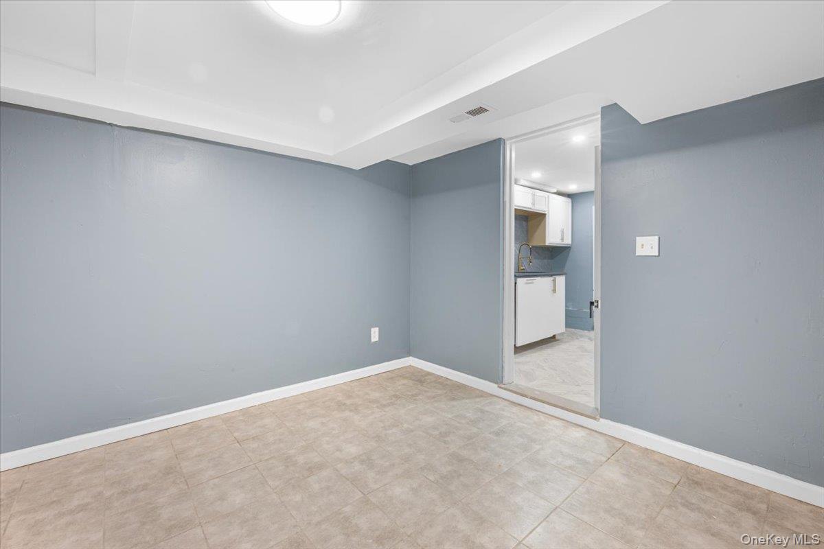 Single Family Dewitt Place Bronx, NY 10469, MLS-1051693-20
