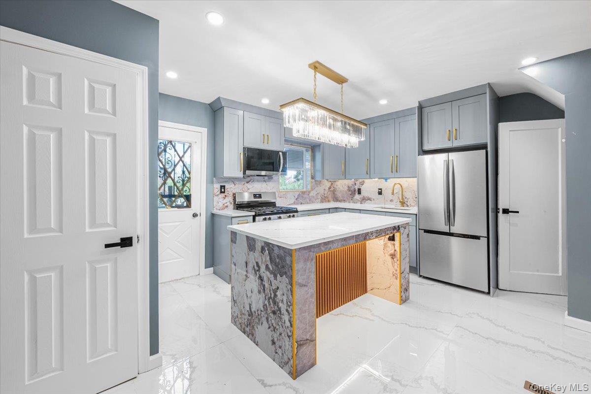 Single Family Dewitt Place Bronx, NY 10469, MLS-1051693-6