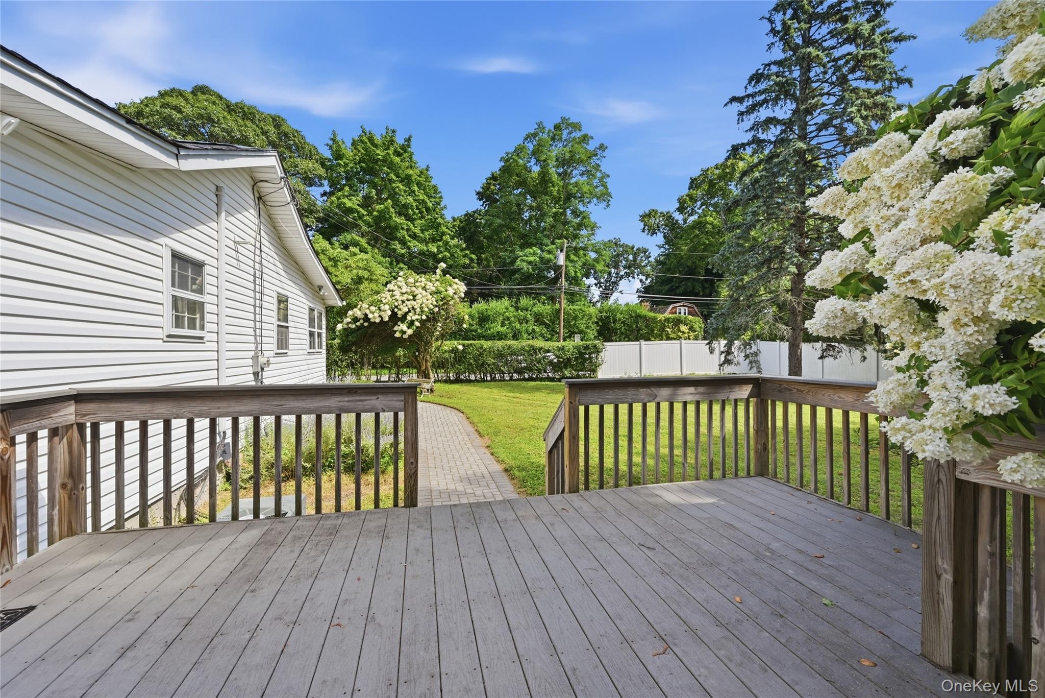 Single Family Queen Road Suffolk County, NY 11778, MLS-1051695-15