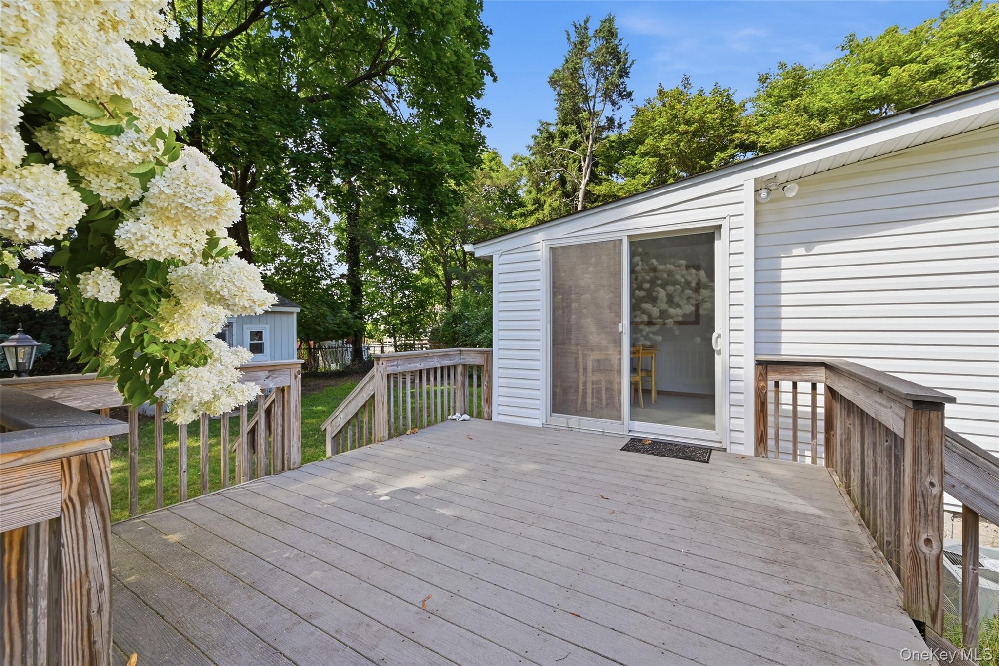 Single Family Queen Road Suffolk County, NY 11778, MLS-1051695-16