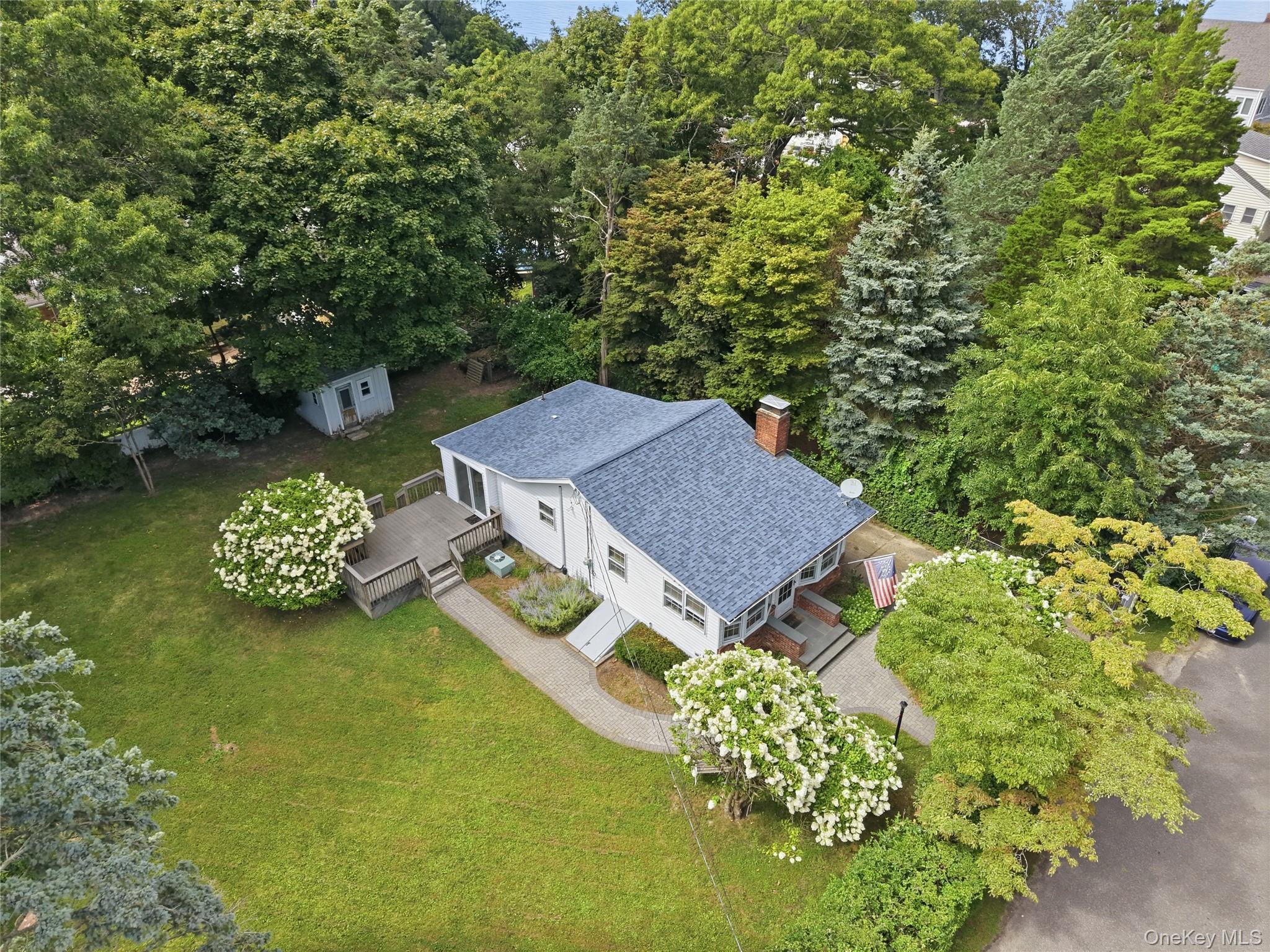 Single Family Queen Road Suffolk County, NY 11778, MLS-1051695-28