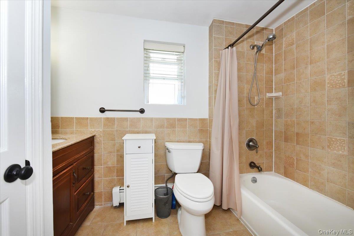 Single Family Montauk Drive  Suffolk County, NY 11706, MLS-1051700-16