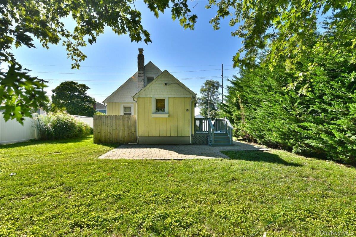 Single Family Montauk Drive  Suffolk County, NY 11706, MLS-1051700-26