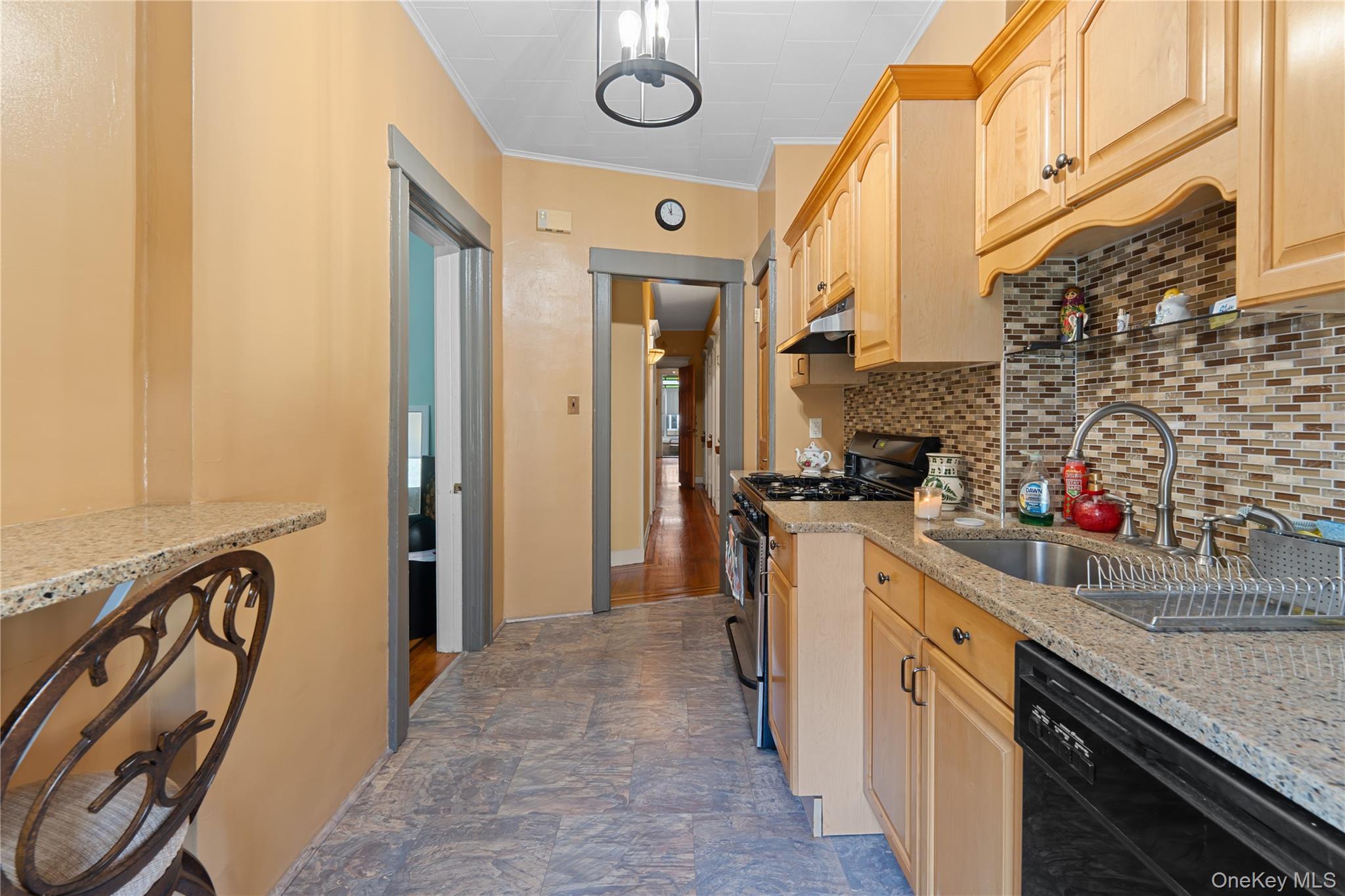 Single Family 68th Street  Queens, NY 11385, MLS-1051724-12