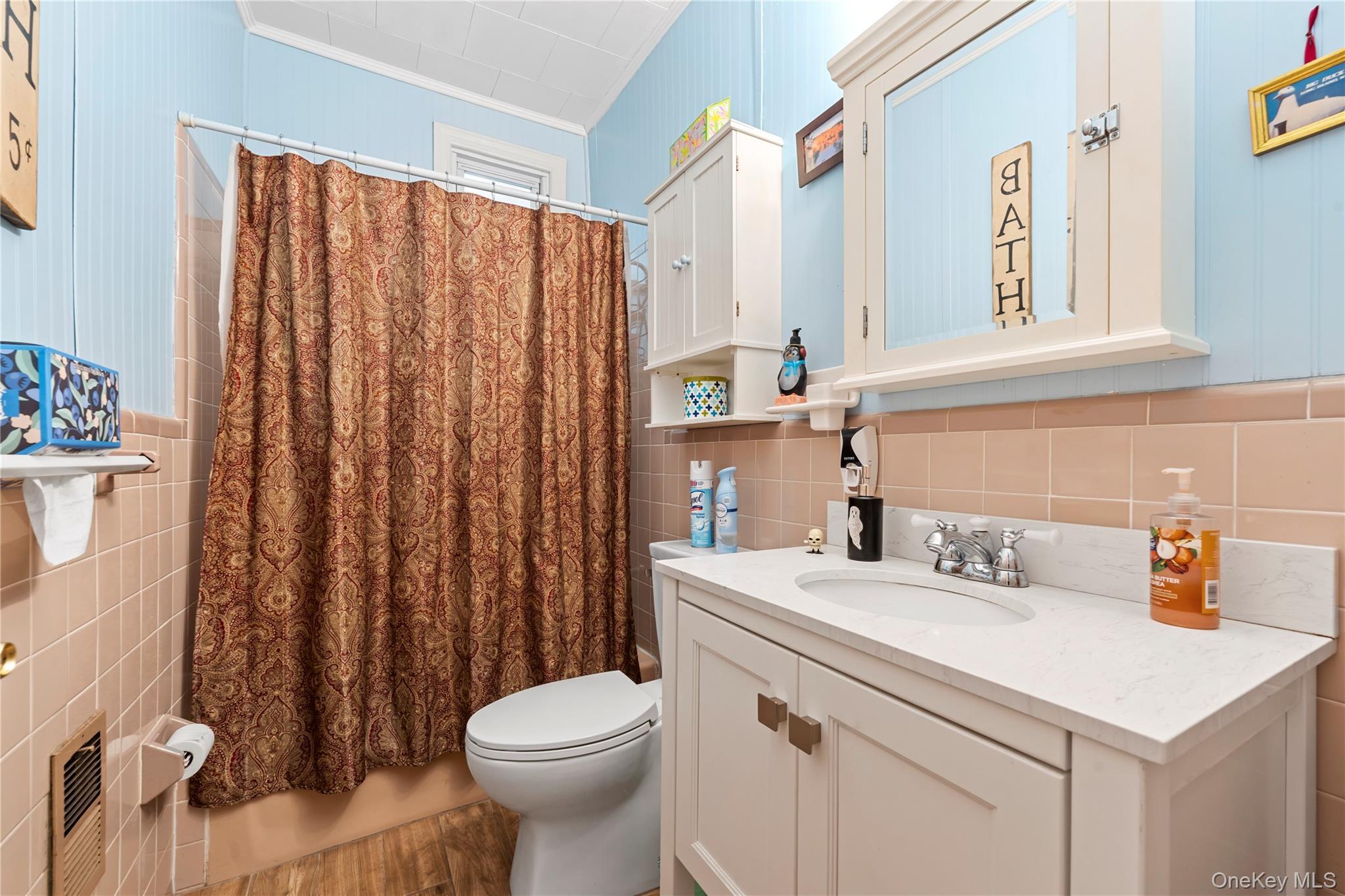 Single Family 68th Street  Queens, NY 11385, MLS-1051724-19
