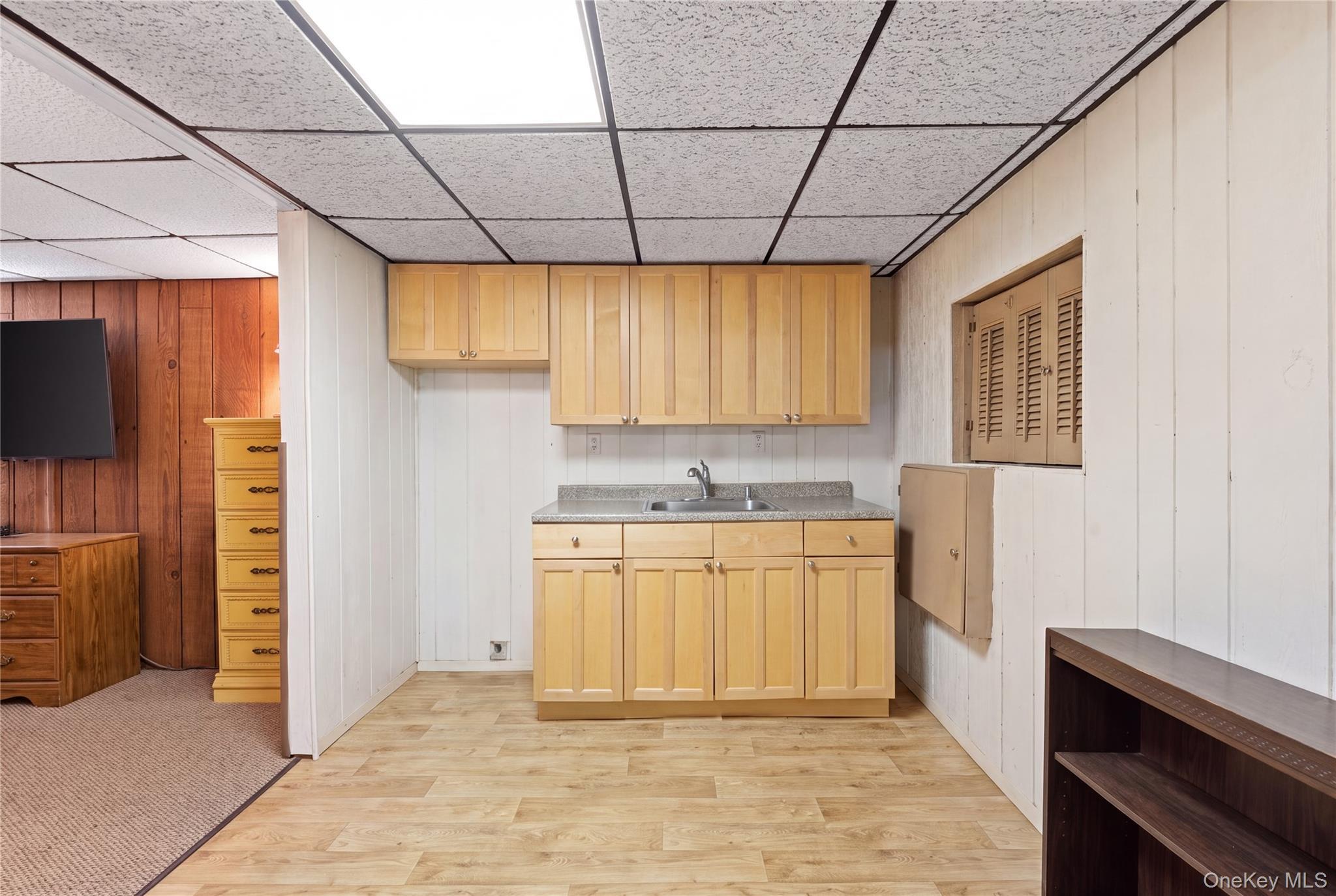 Single Family 68th Street  Queens, NY 11385, MLS-1051724-35