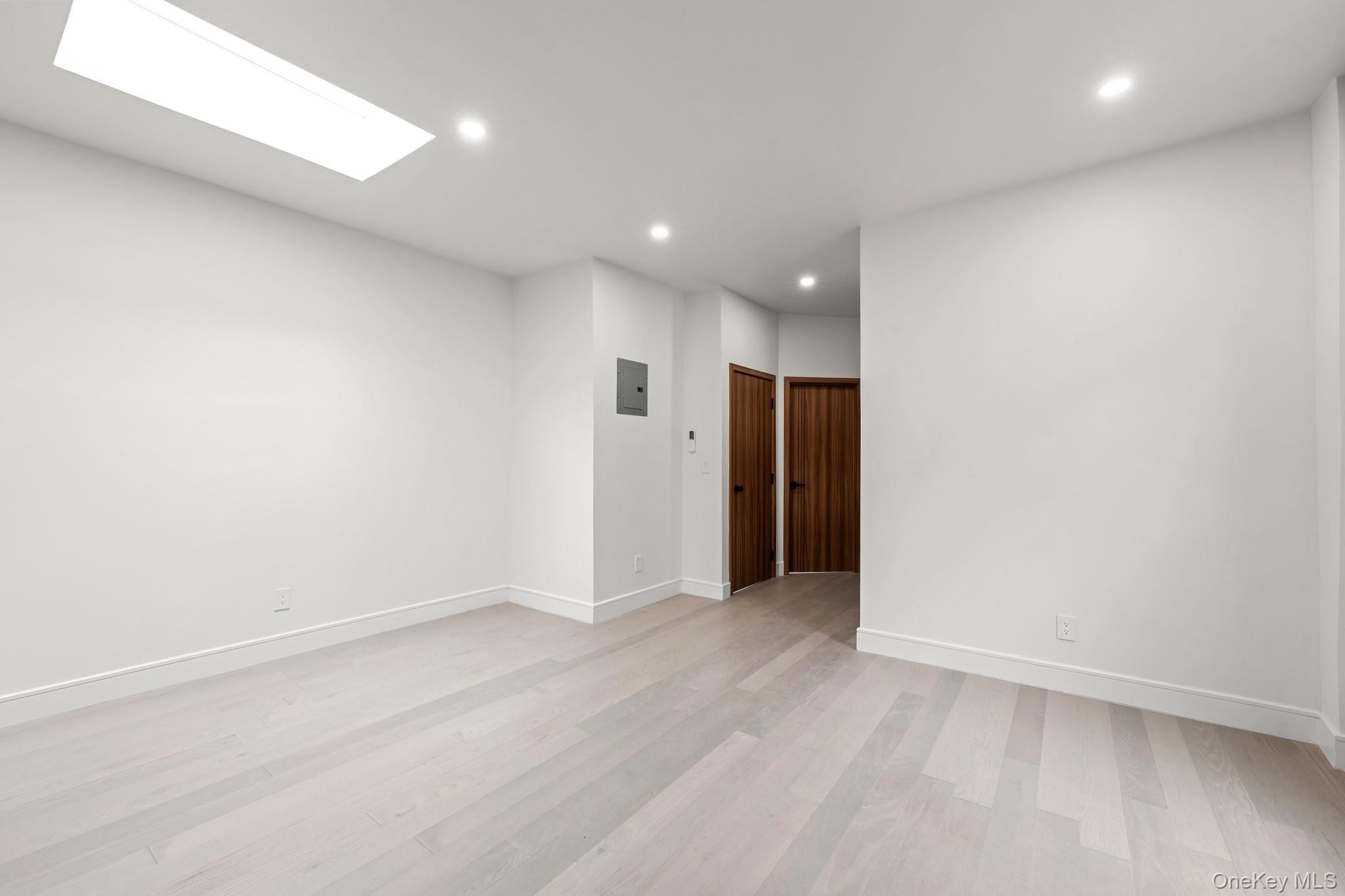 Single Family E 226th Street Bronx, NY 10466, MLS-1051785-12