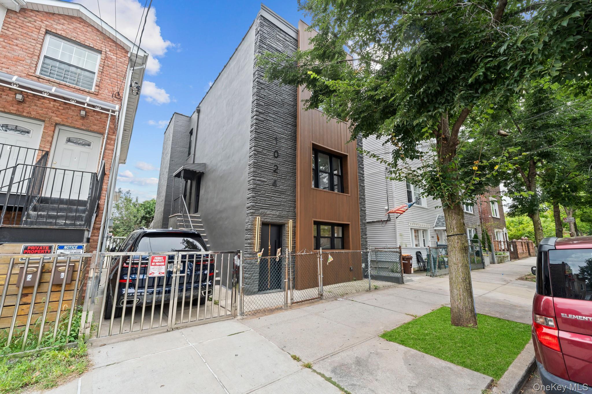 Single Family E 226th Street  Bronx, NY 10466, MLS-1051785-15