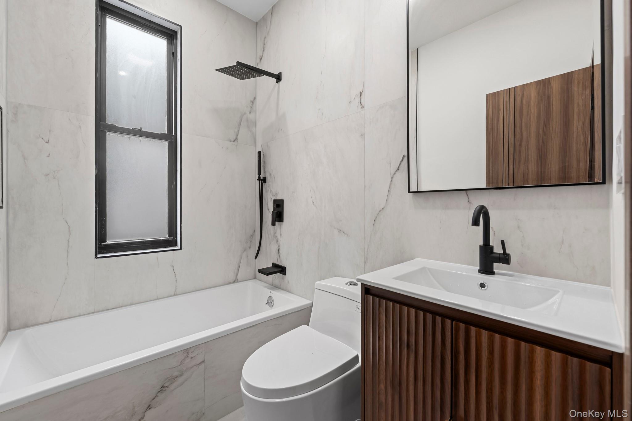 Single Family E 226th Street Bronx, NY 10466, MLS-1051785-5