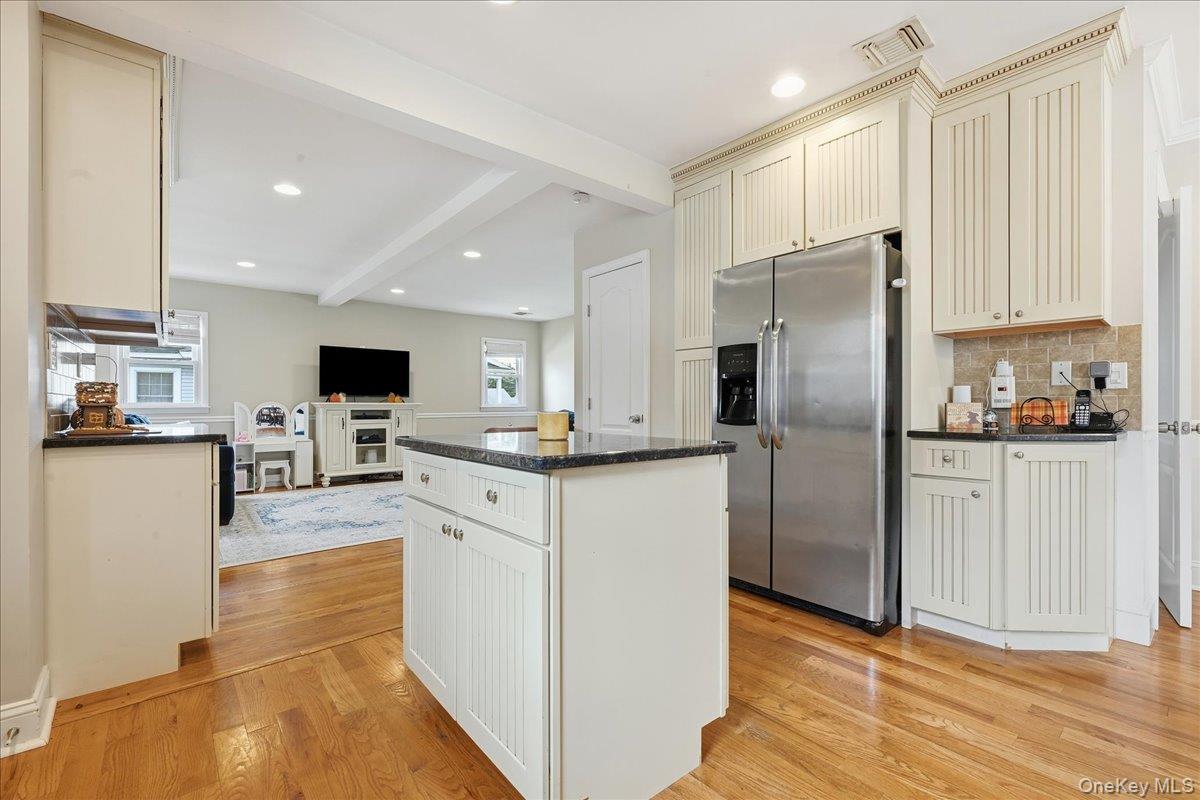 Single Family Hicks Street Nassau County, NY 11710, MLS-1051799-17