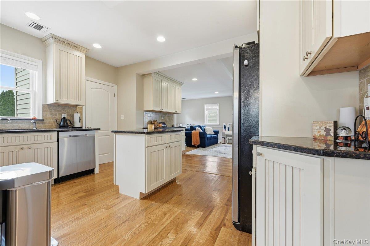 Single Family Hicks Street Nassau County, NY 11710, MLS-1051799-21