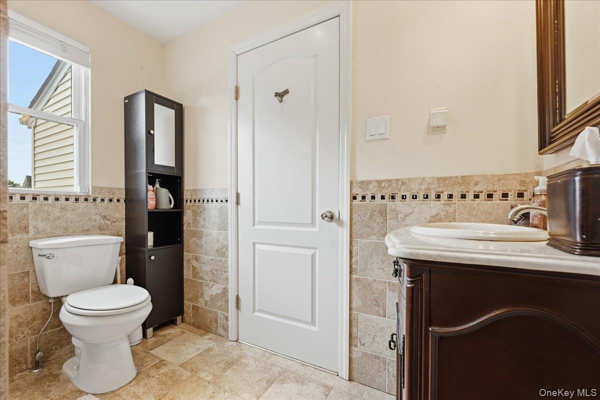 Single Family Hicks Street Nassau County, NY 11710, MLS-1051799-33
