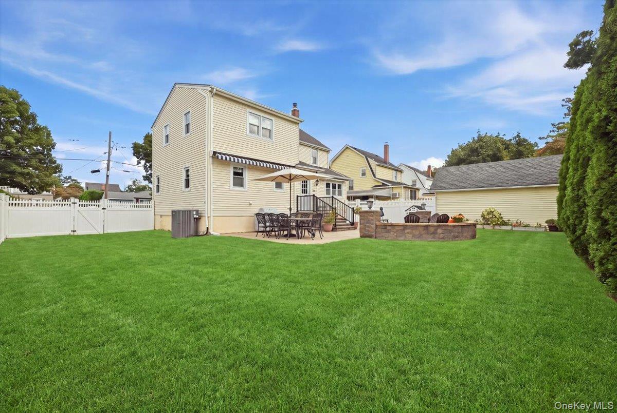 Single Family Hicks Street Nassau County, NY 11710, MLS-1051799-41