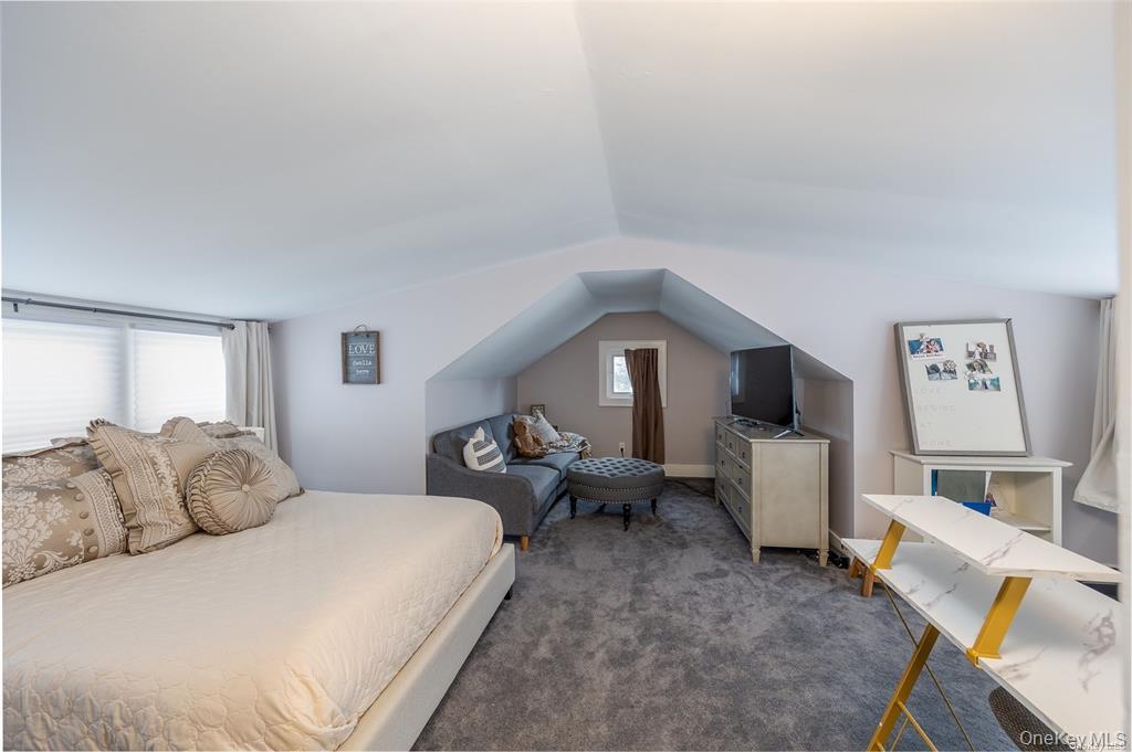 Single Family Yale Place Nassau County, NY 11563, MLS-1051812-11