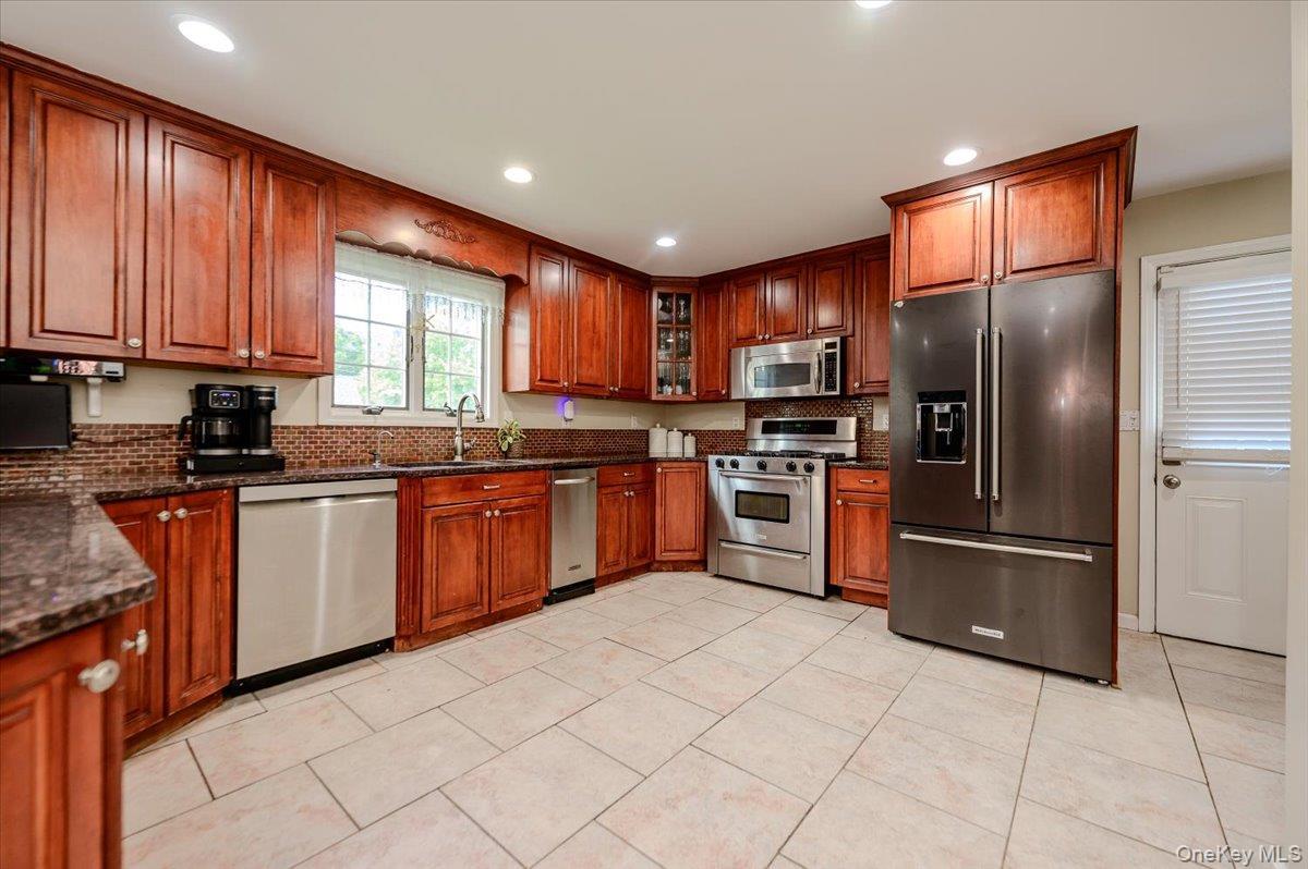 Single Family William Avenue Suffolk County, NY 11751, MLS-1051841-10