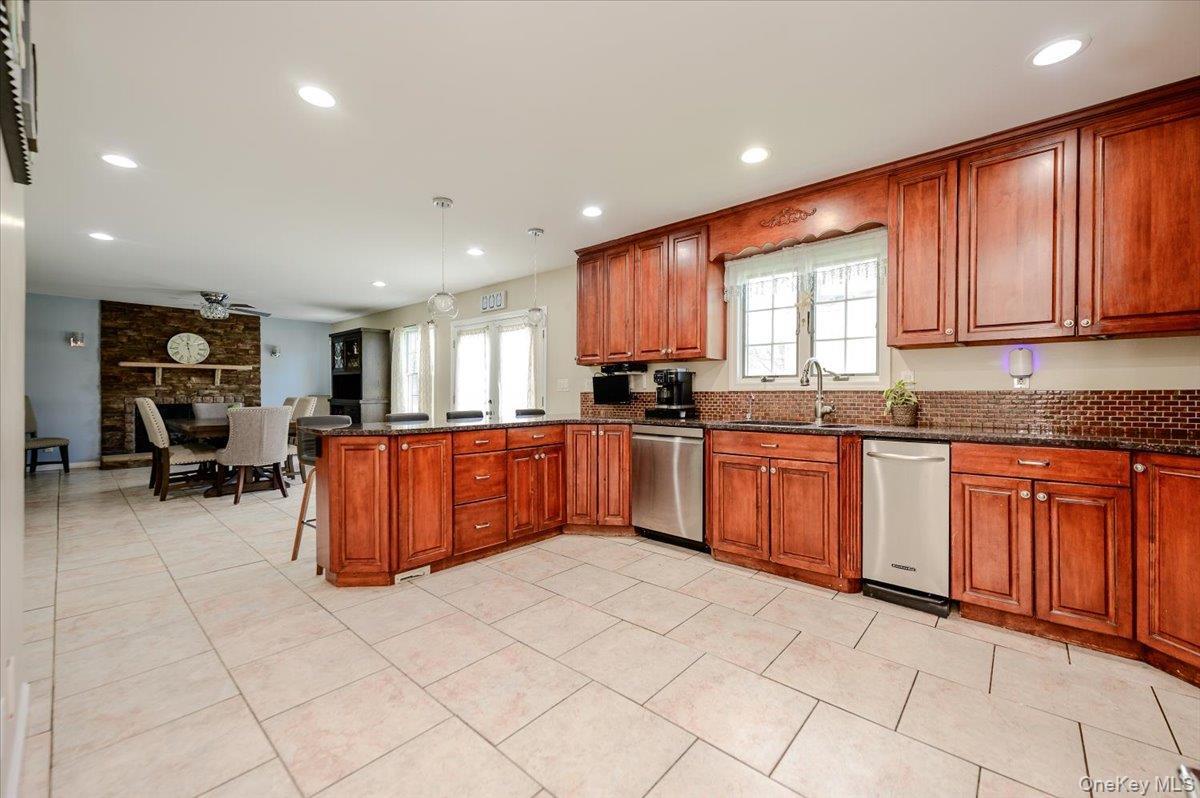 Single Family William Avenue Suffolk County, NY 11751, MLS-1051841-11