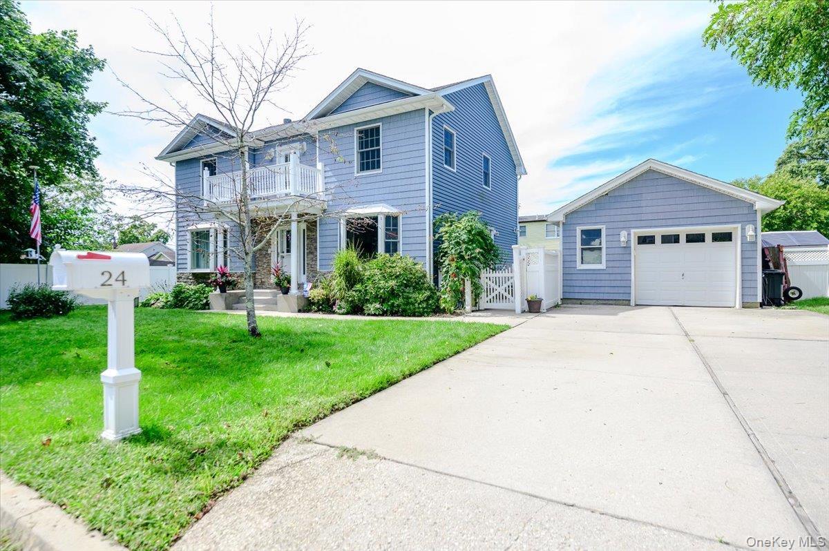Single Family William Avenue Suffolk County, NY 11751, MLS-1051841-2