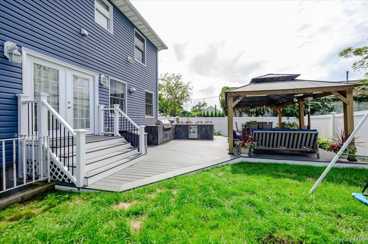 Single Family William Avenue Suffolk County, NY 11751, MLS-1051841-25