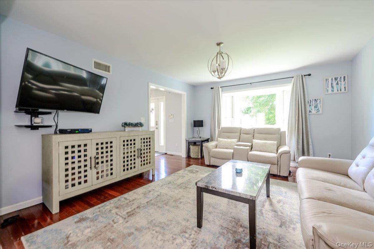 Single Family William Avenue Suffolk County, NY 11751, MLS-1051841-6
