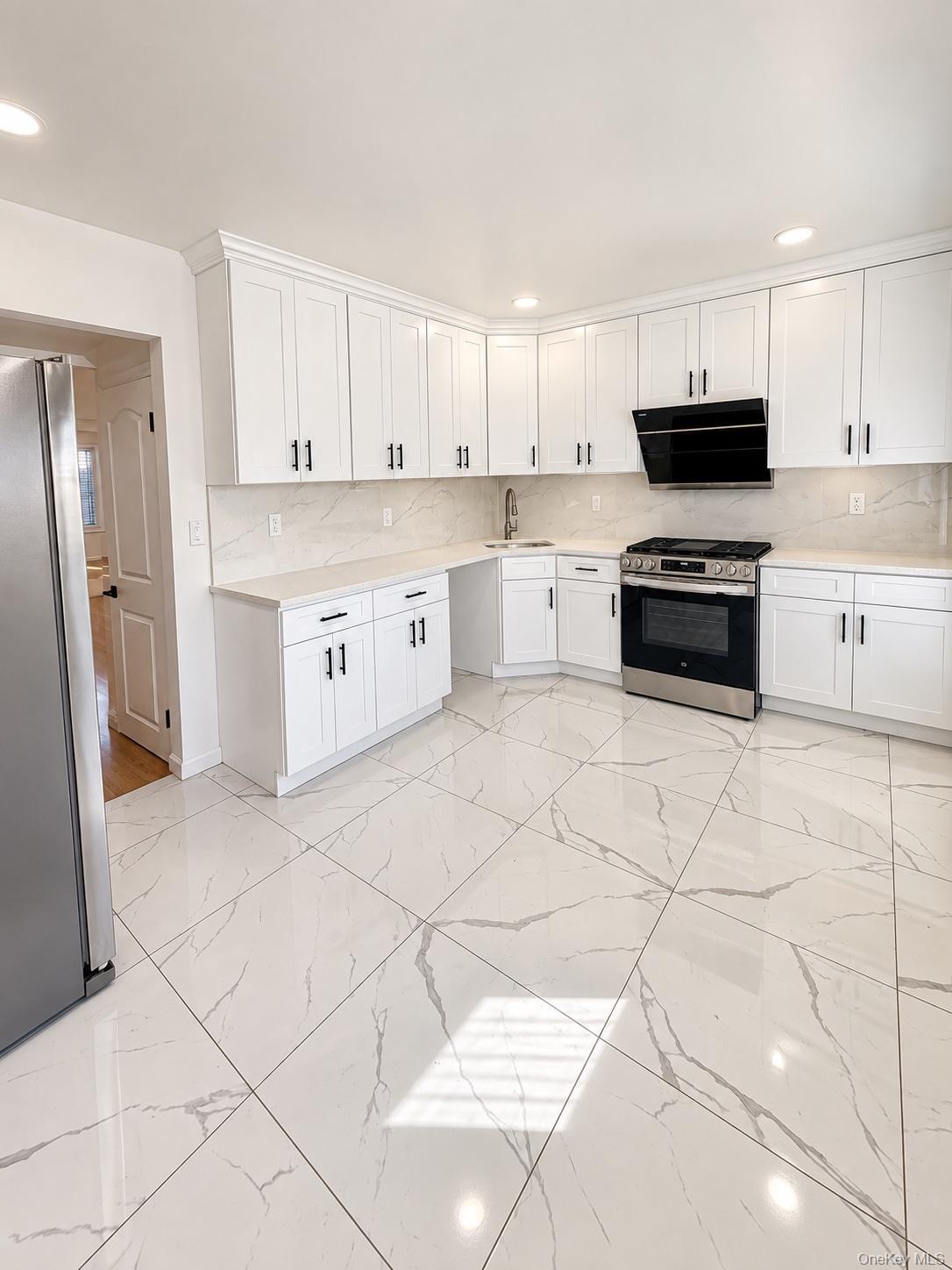 Single Family 200th Street  Queens, NY 11360, MLS-1051854-2