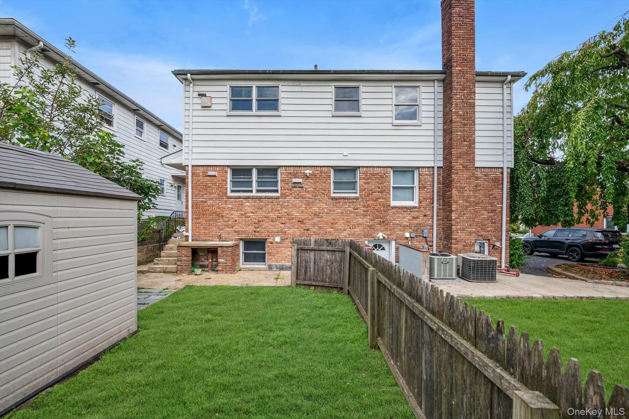 Single Family Linwood Road N  Nassau County, NY 11050, MLS-1051857-13