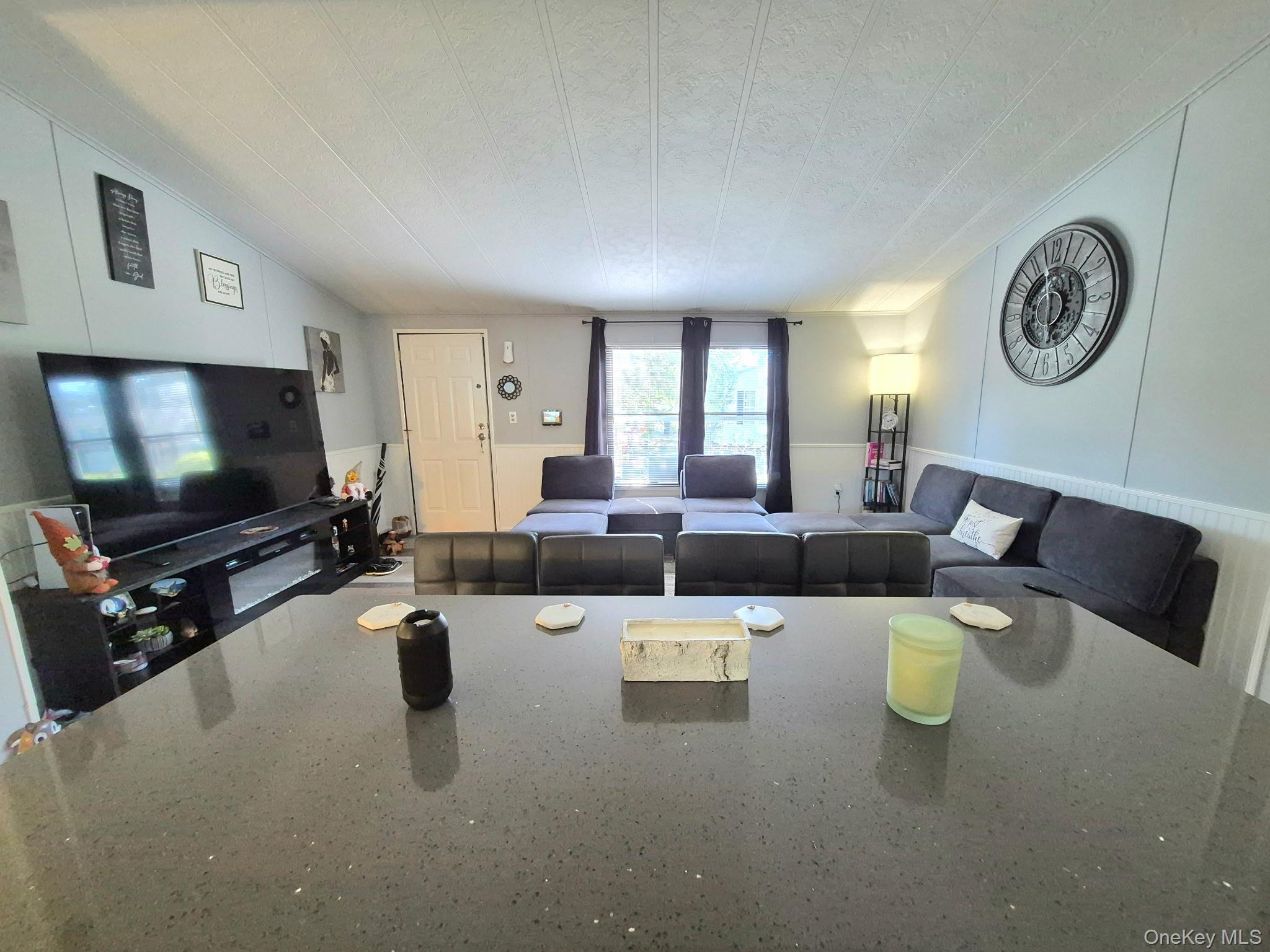 Single Family Hubbard Avenue Suffolk County, NY 11901, MLS-1051859-15