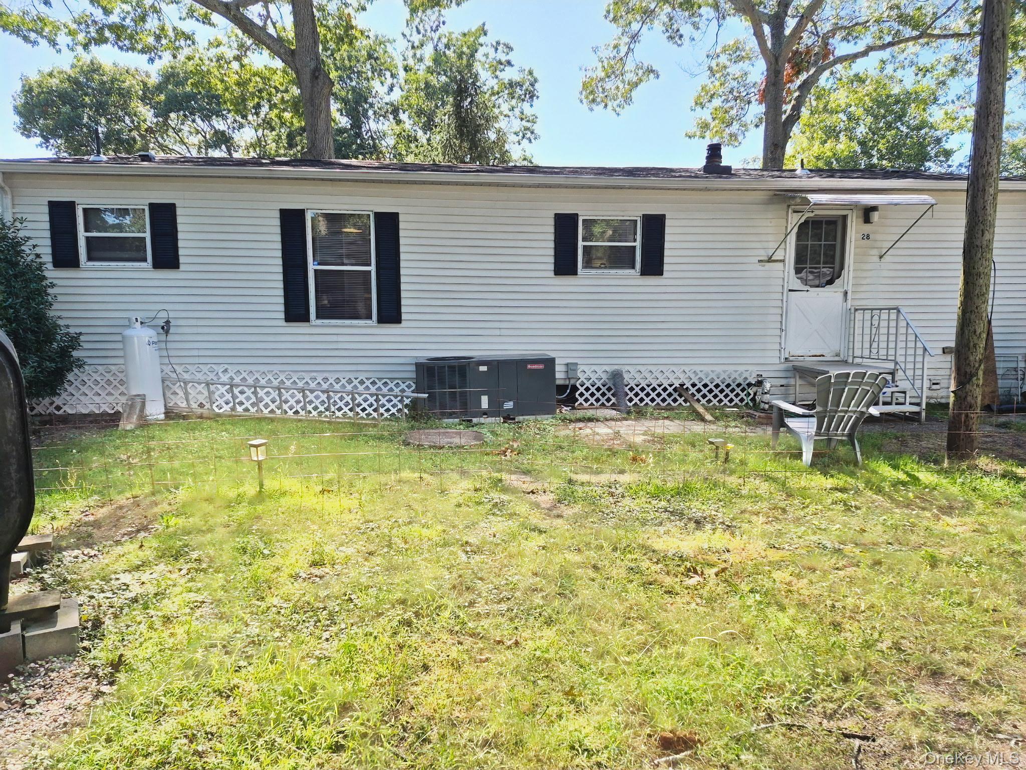 Single Family Hubbard Avenue Suffolk County, NY 11901, MLS-1051859-28