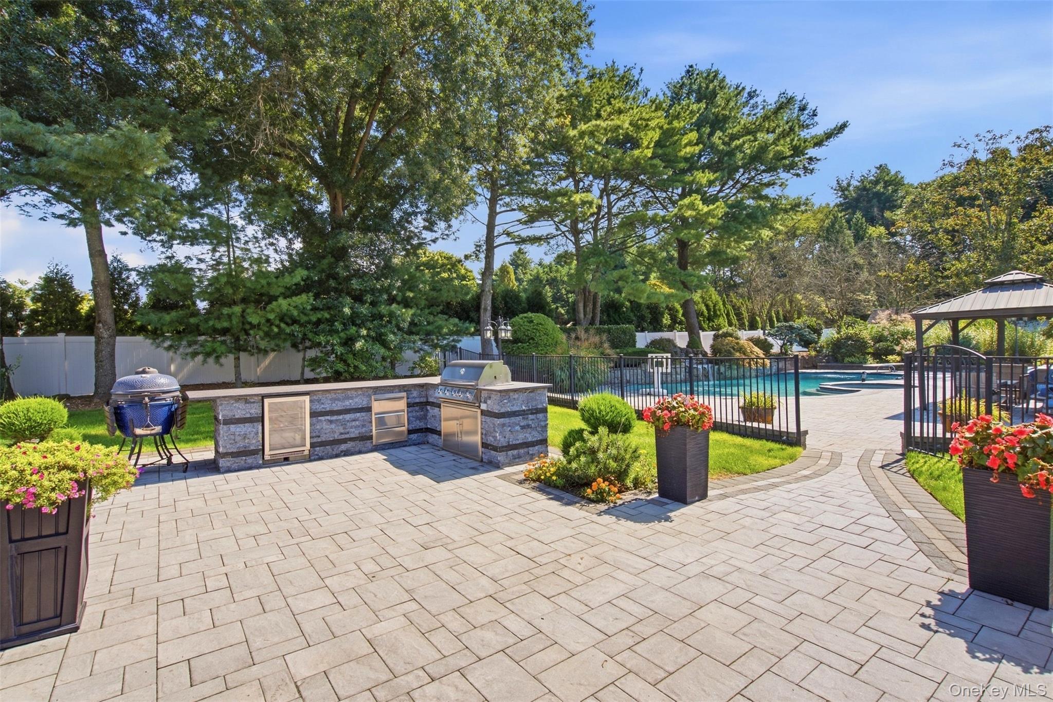 Single Family Quintree Lane  Suffolk County, NY 11747, MLS-1051898-34