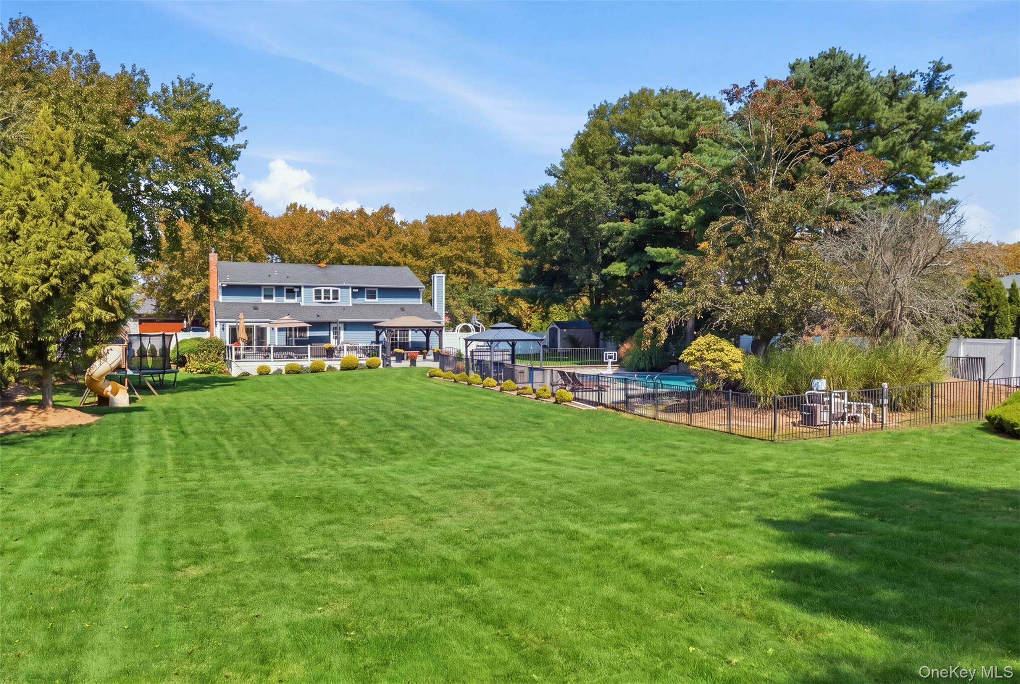 Single Family Quintree Lane  Suffolk County, NY 11747, MLS-1051898-41