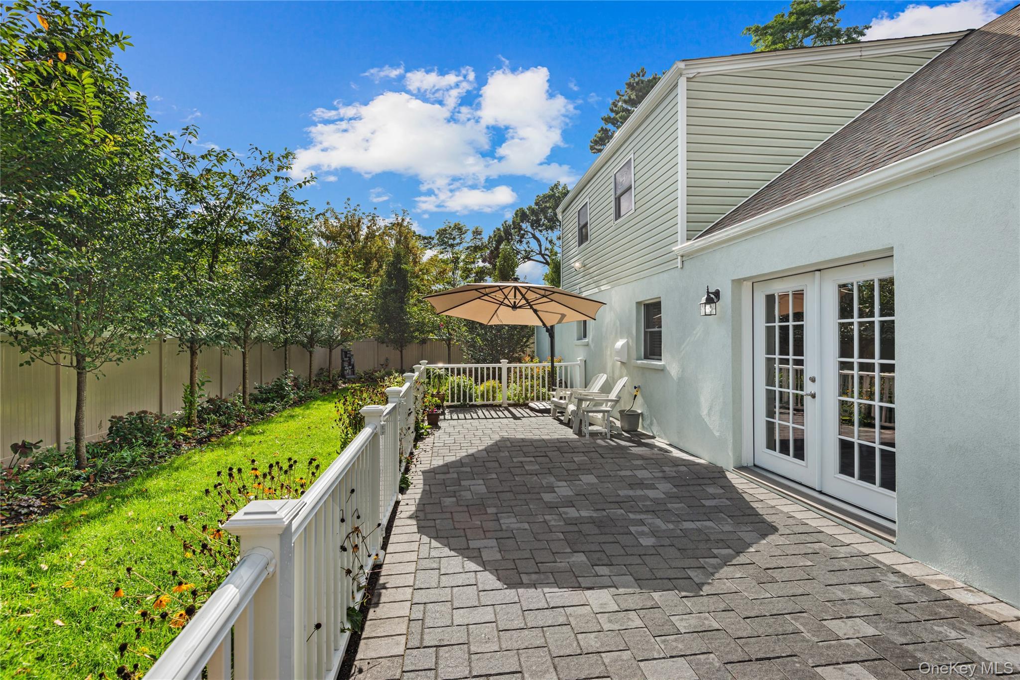 Single Family Hiawatha Drive Suffolk County, NY 11718, MLS-1051913-16