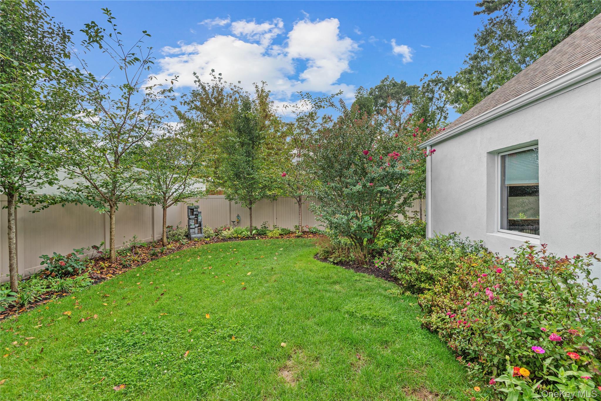 Single Family Hiawatha Drive Suffolk County, NY 11718, MLS-1051913-17