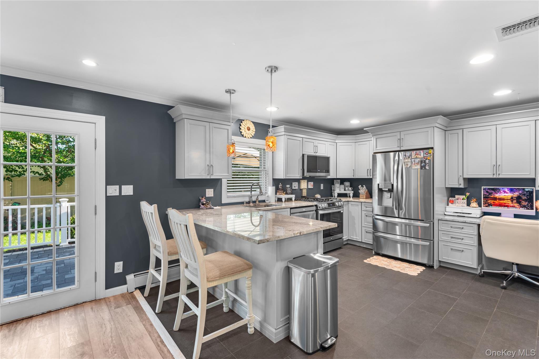 Single Family Hiawatha Drive Suffolk County, NY 11718, MLS-1051913-7