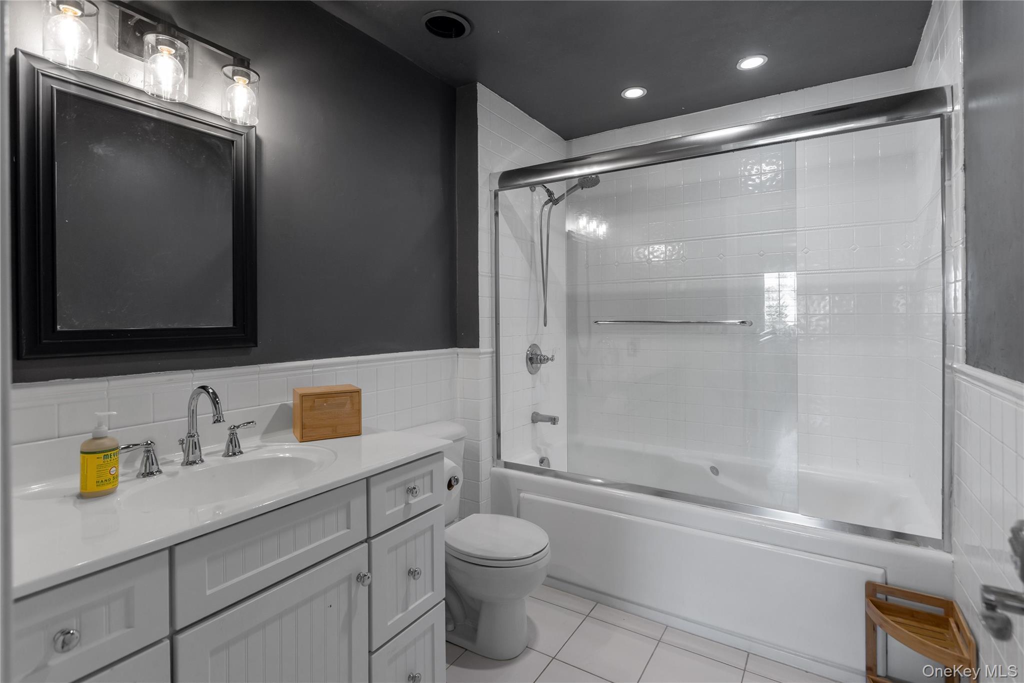 Single Family Whistler Hill Lane Suffolk County, NY 11743, MLS-1051951-17