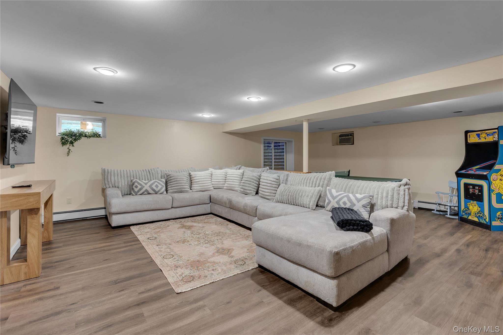 Single Family Whistler Hill Lane Suffolk County, NY 11743, MLS-1051951-18