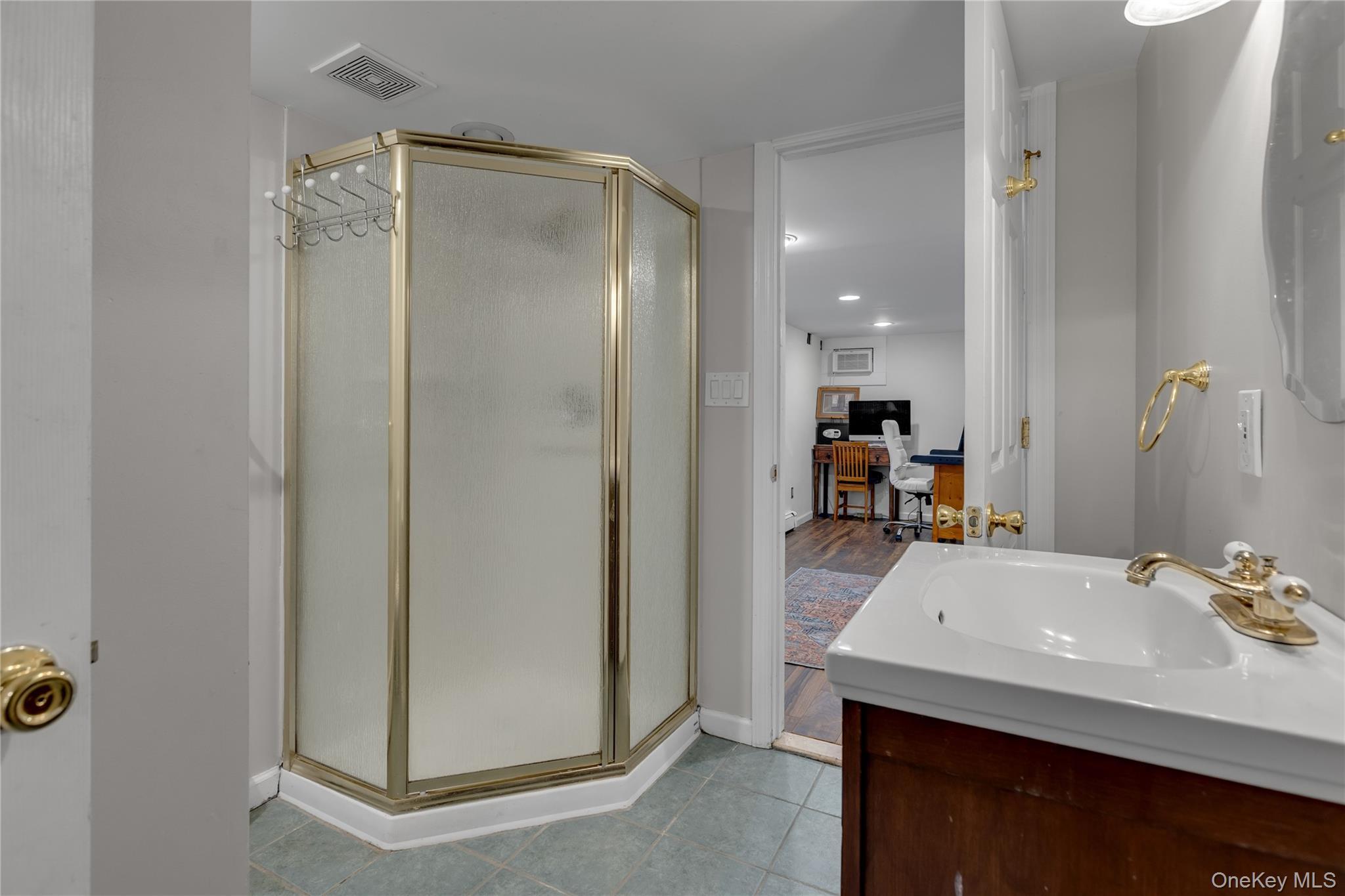 Single Family Whistler Hill Lane Suffolk County, NY 11743, MLS-1051951-19