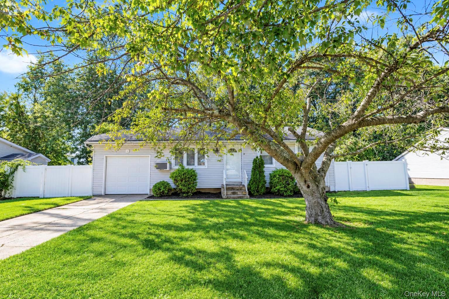 Single Family Norwalk Lane  Suffolk County, NY 11784, MLS-1051965-26