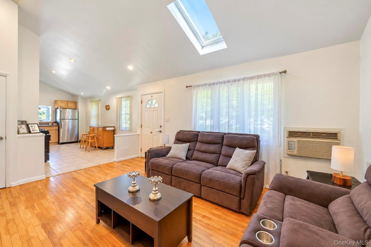 Single Family Norwalk Lane  Suffolk County, NY 11784, MLS-1051965-4