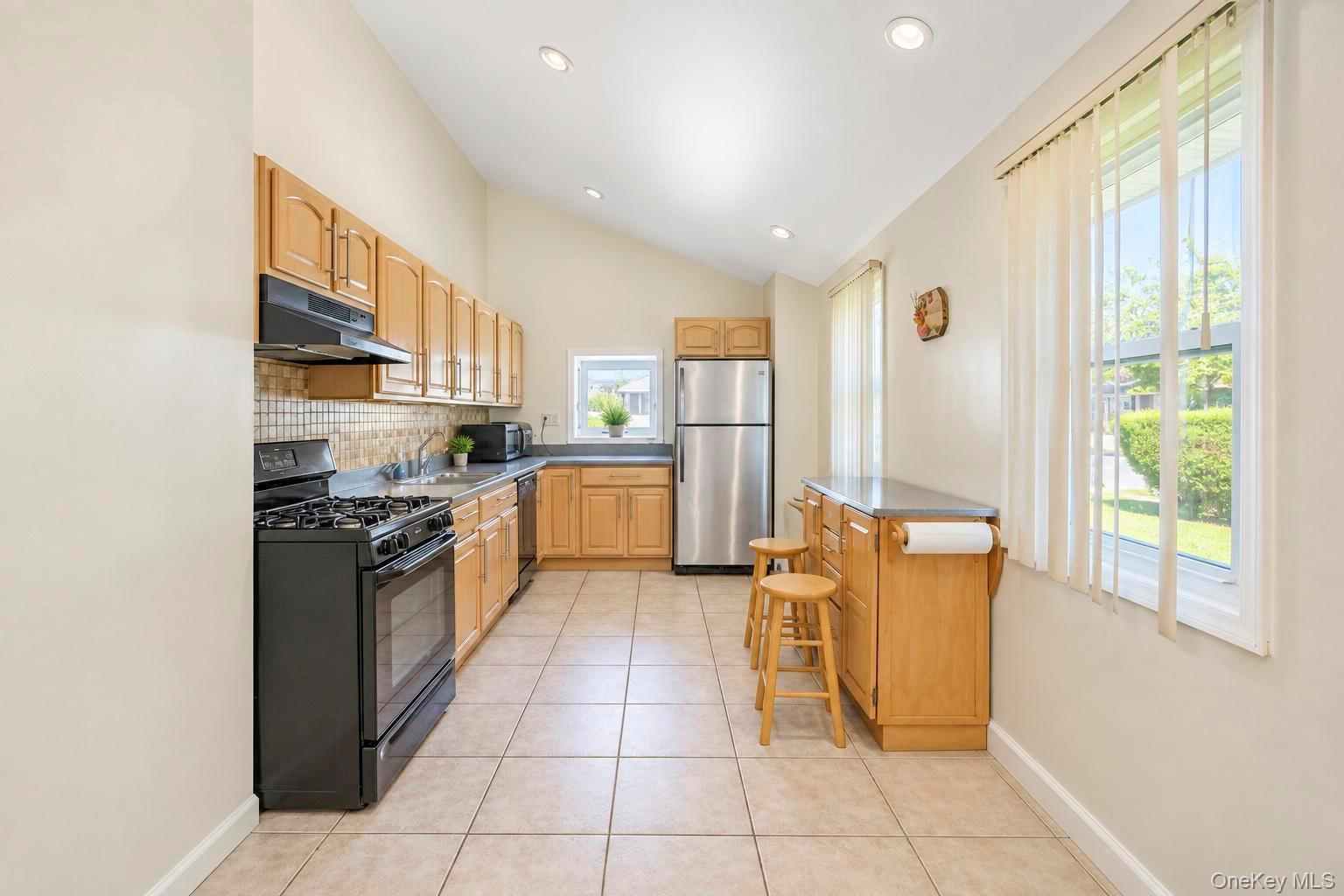 Single Family Norwalk Lane  Suffolk County, NY 11784, MLS-1051965-7