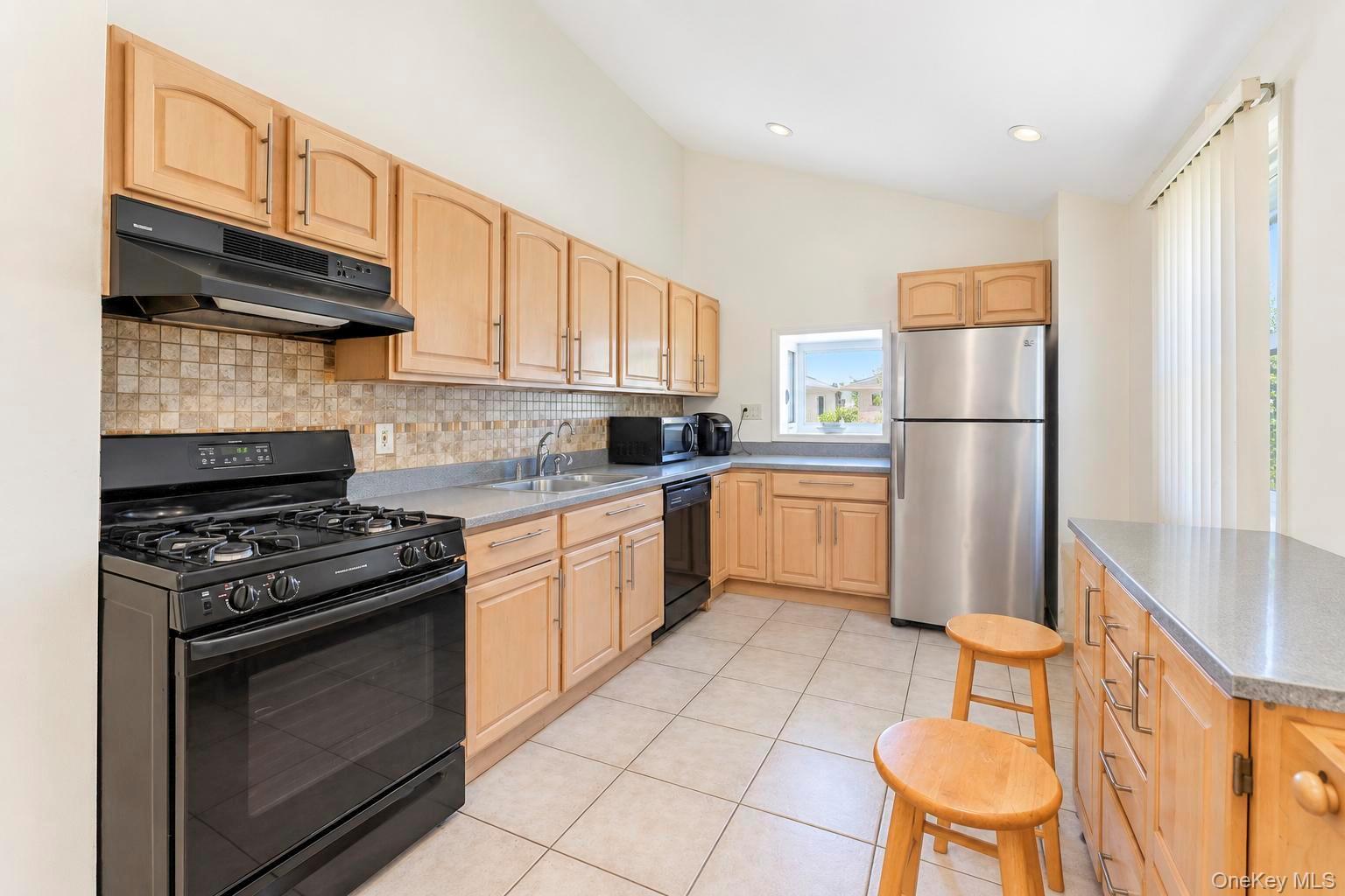 Single Family Norwalk Lane  Suffolk County, NY 11784, MLS-1051965-8