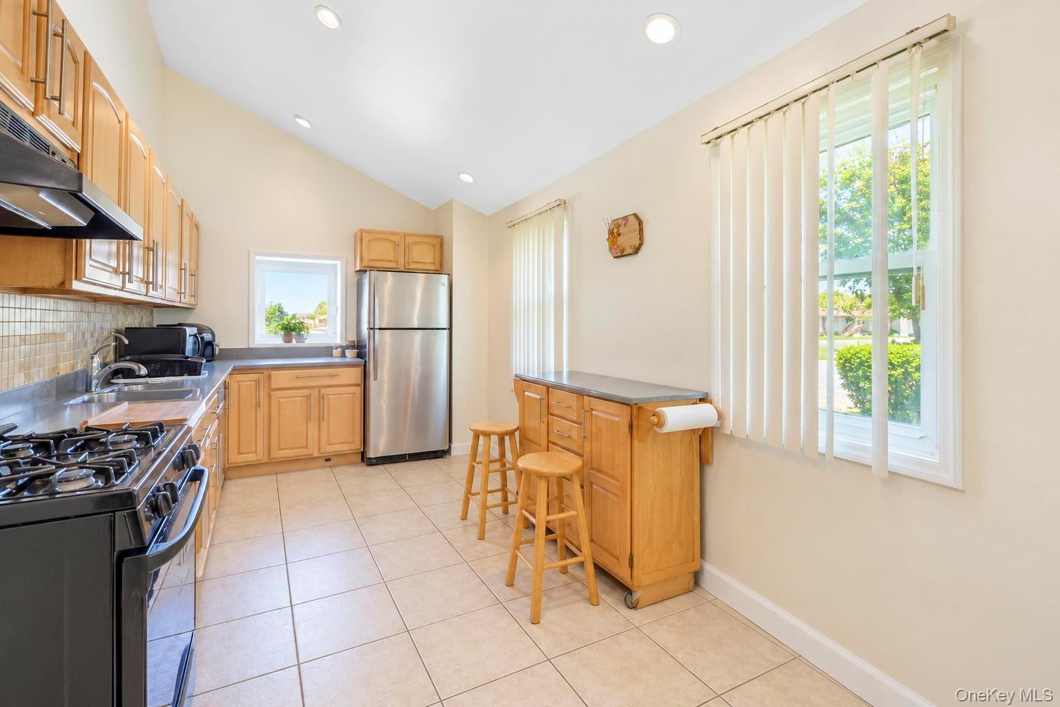 Single Family Norwalk Lane  Suffolk County, NY 11784, MLS-1051965-9