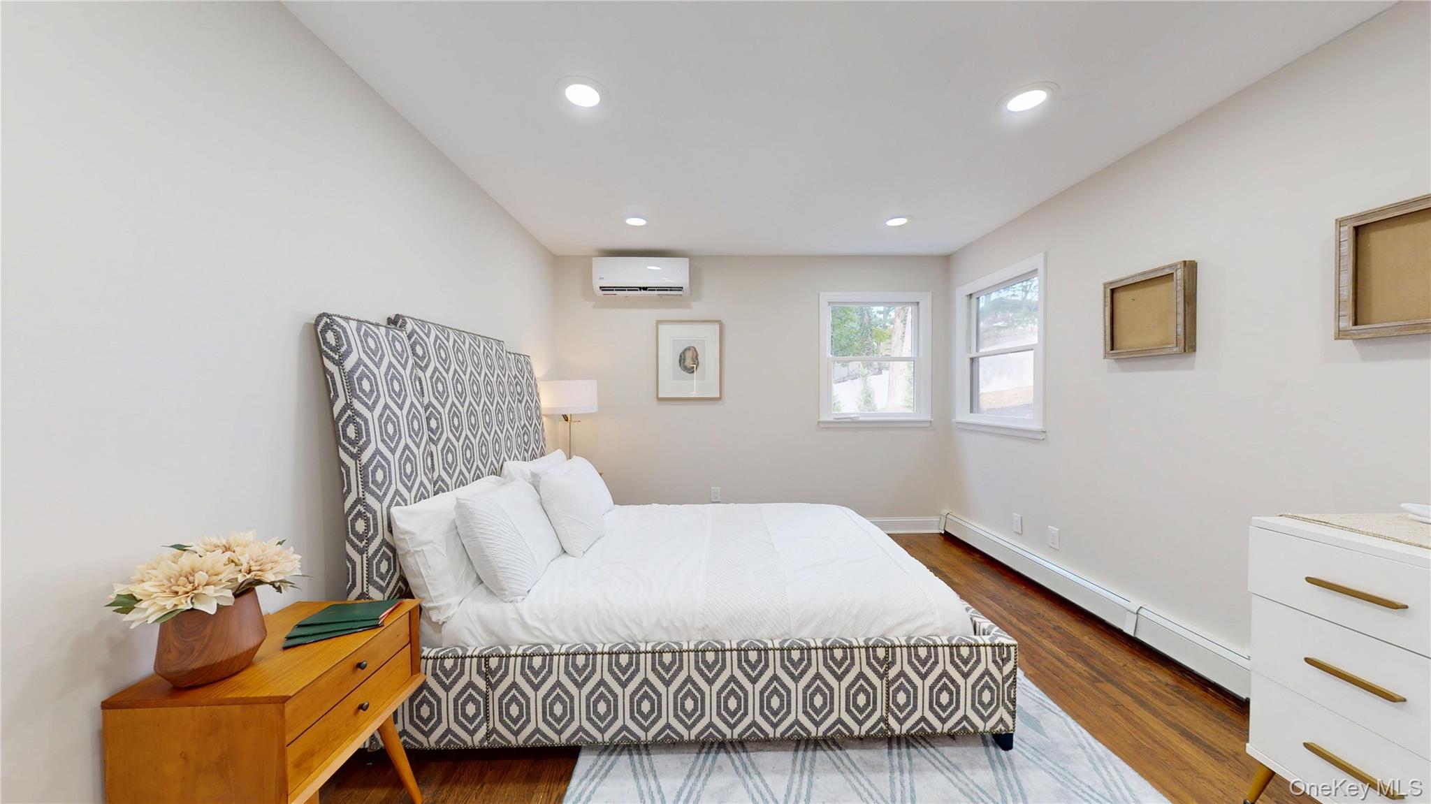 Single Family Oakwood Road Suffolk County, NY 11743, MLS-1051968-17