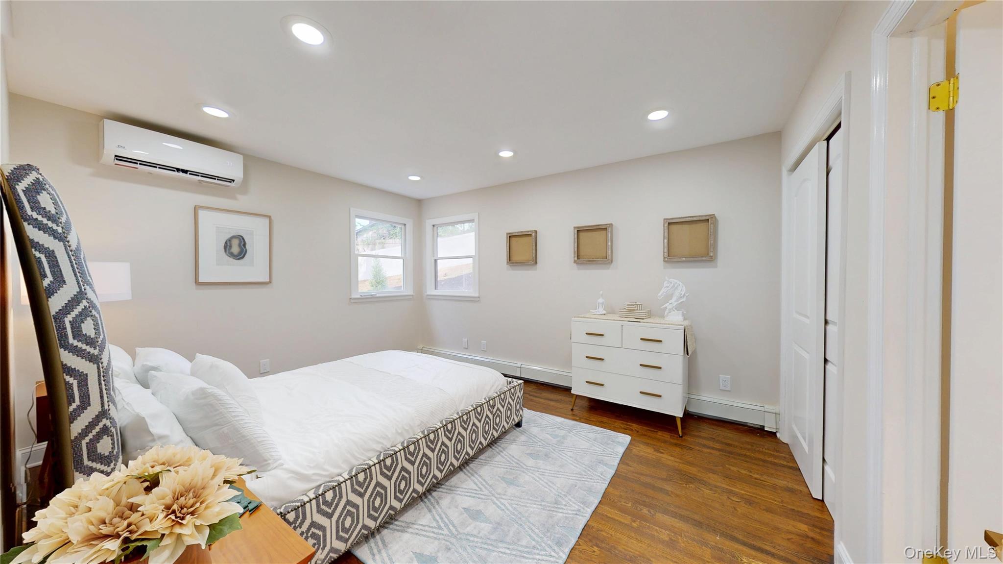 Single Family Oakwood Road Suffolk County, NY 11743, MLS-1051968-18