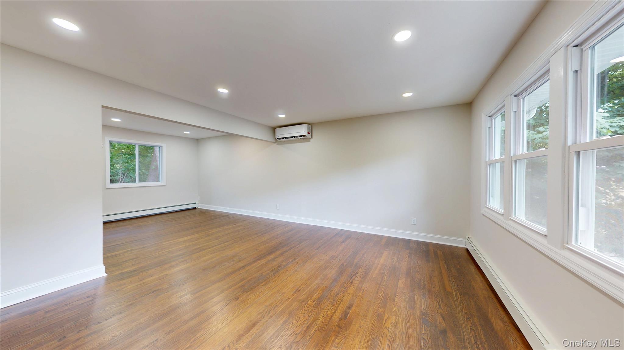 Single Family Oakwood Road Suffolk County, NY 11743, MLS-1051968-23
