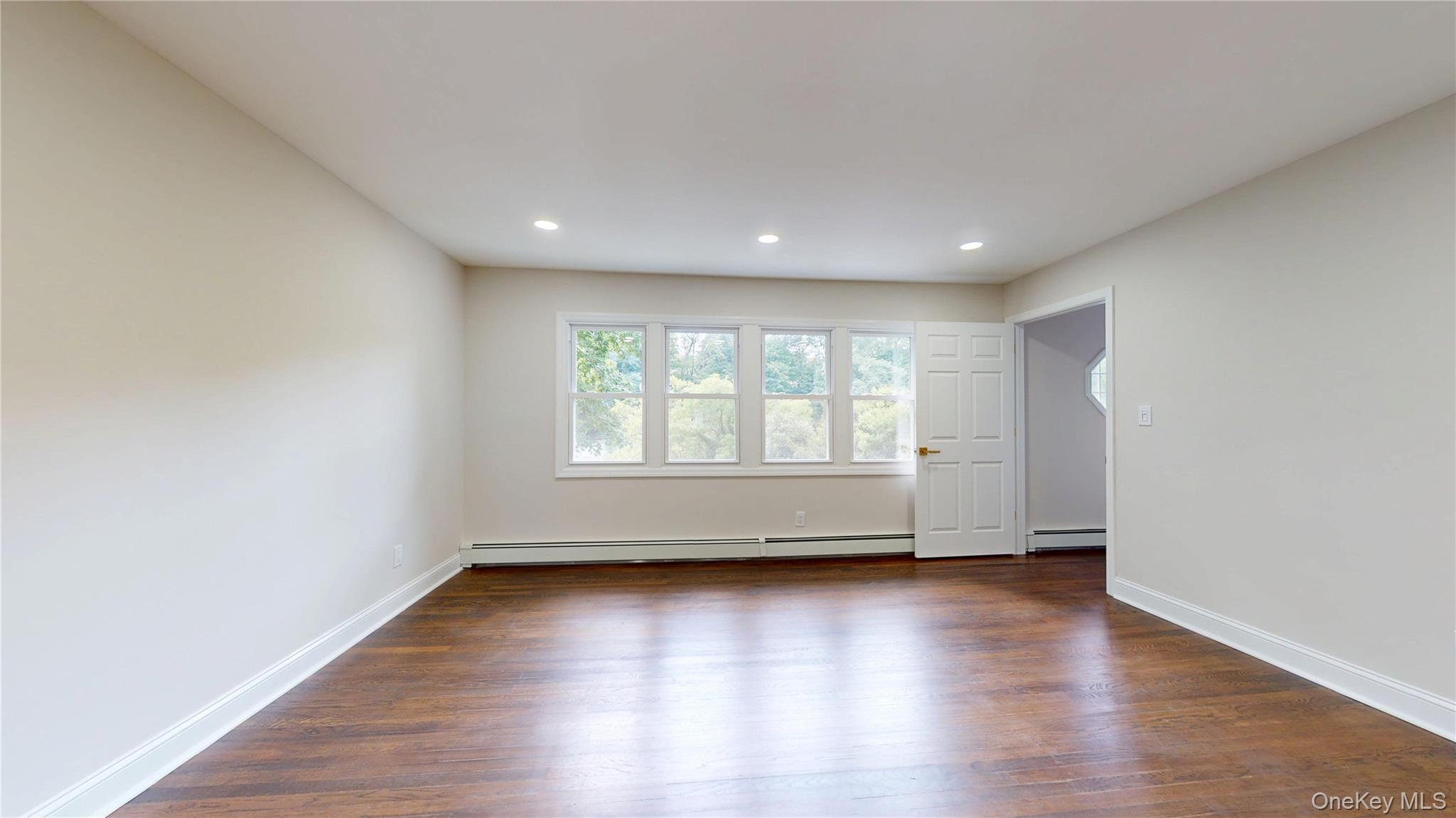 Single Family Oakwood Road Suffolk County, NY 11743, MLS-1051968-25